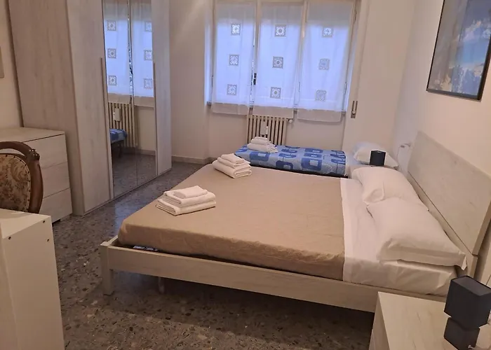 Gold Sunshine srls Guest House o Affittacamere Lido di Ostia